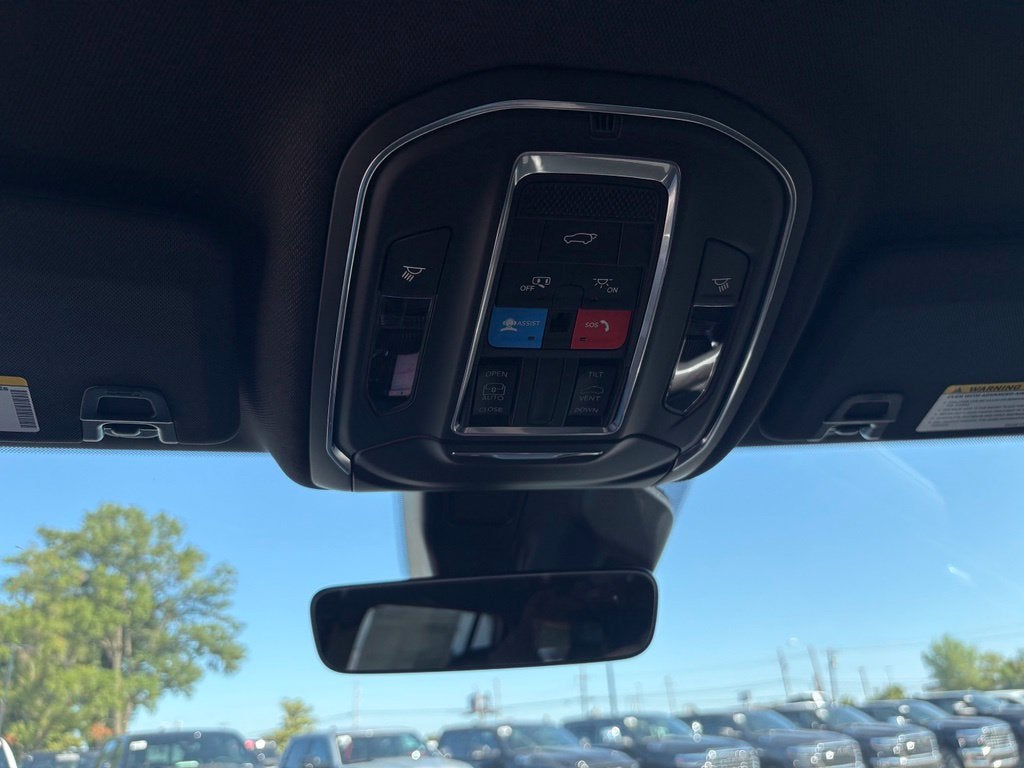 2027 Jeep Grand Cherokee GRAND CHEROKEE L LAREDO ALTITUDE 4X4