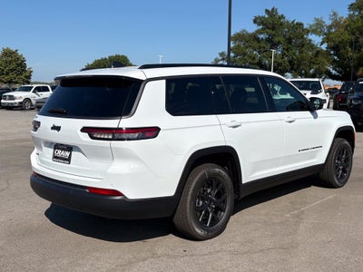 2027 Jeep Grand Cherokee GRAND CHEROKEE L LAREDO ALTITUDE 4X4