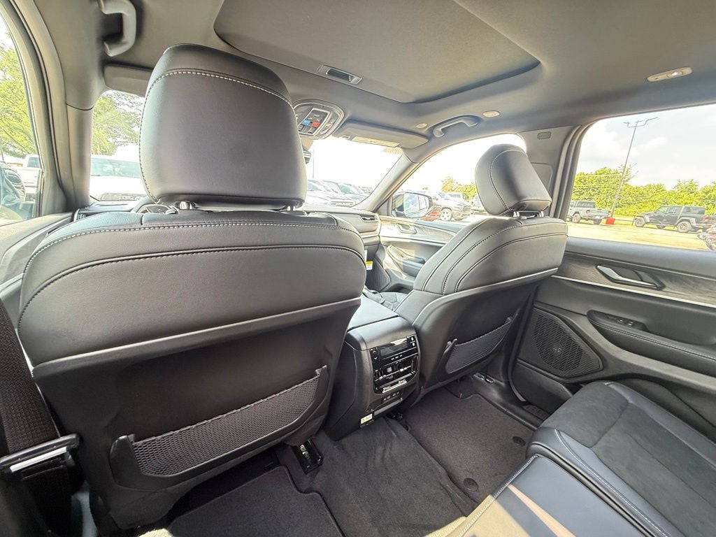 2026 Jeep Grand Cherokee L Altitude 4x4