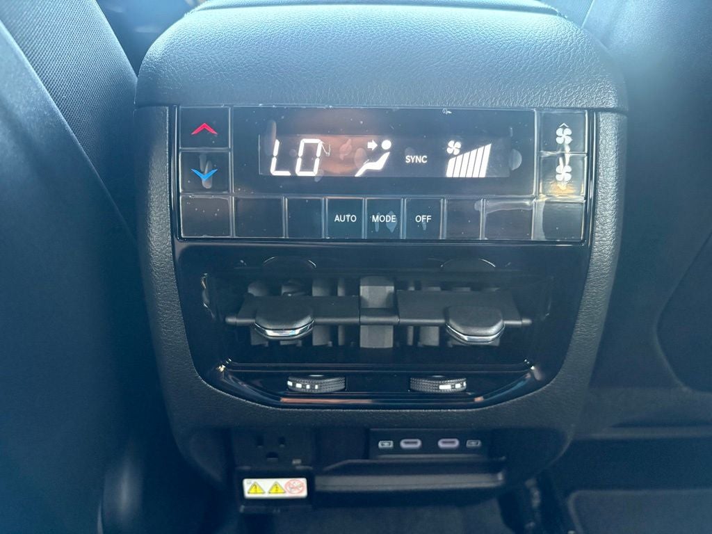 2026 Jeep Grand Cherokee GRAND CHEROKEE L LAREDO ALTITUDE 4X4