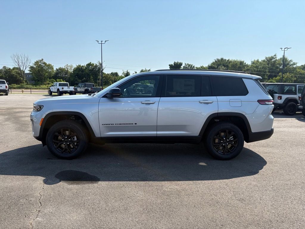 2026 Jeep Grand Cherokee GRAND CHEROKEE L LAREDO ALTITUDE 4X4