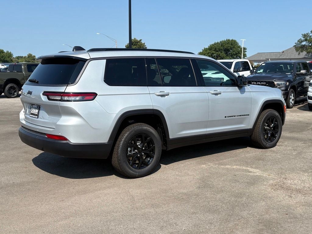 2026 Jeep Grand Cherokee GRAND CHEROKEE L LAREDO ALTITUDE 4X4