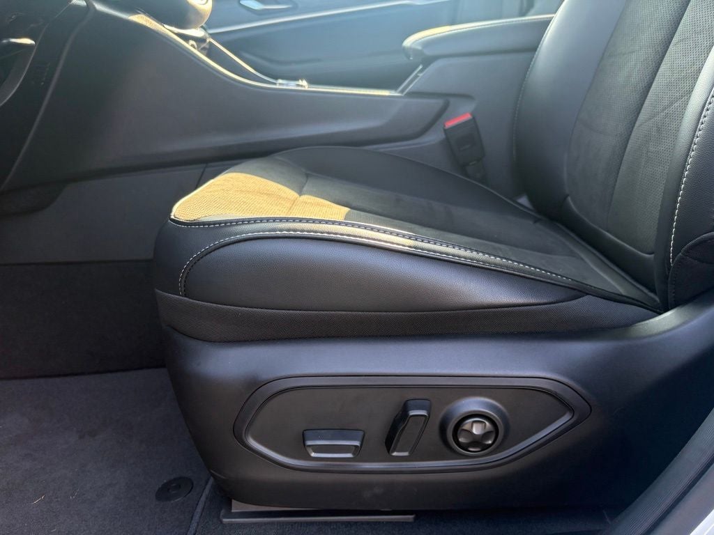 2026 Jeep Grand Cherokee GRAND CHEROKEE L LAREDO ALTITUDE 4X4