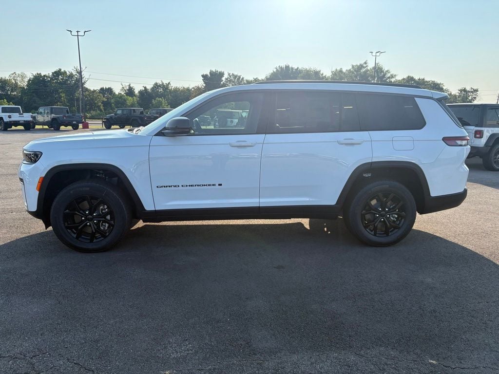 2026 Jeep Grand Cherokee GRAND CHEROKEE L LAREDO ALTITUDE 4X4