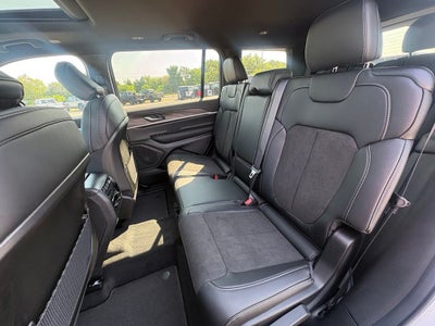 2026 Jeep Grand Cherokee GRAND CHEROKEE L LAREDO ALTITUDE 4X4