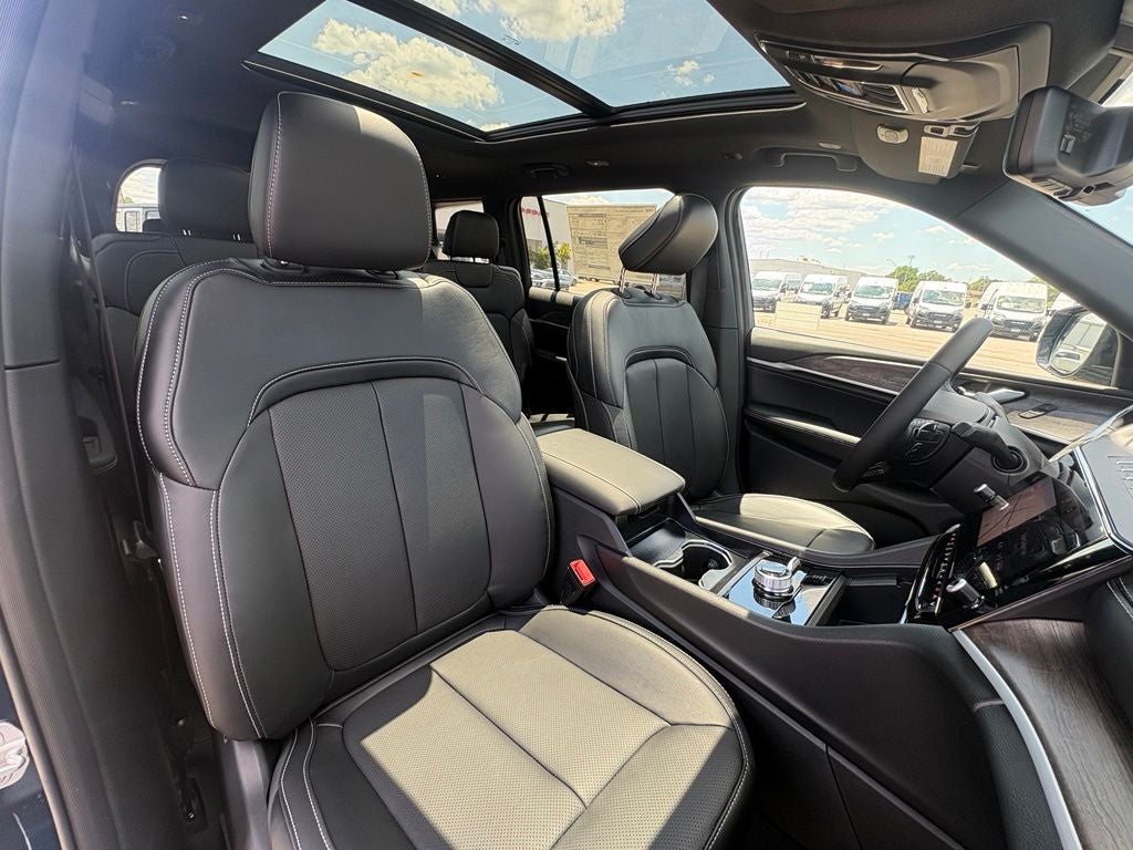 2026 Jeep Grand Cherokee GRAND CHEROKEE L LIMITED RESERVE 4X4