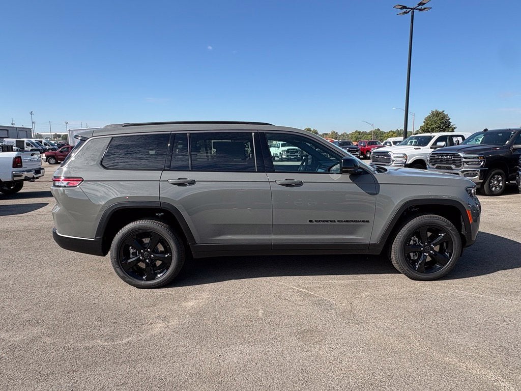 2027 Jeep Grand Cherokee GRAND CHEROKEE L LIMITED 4X4