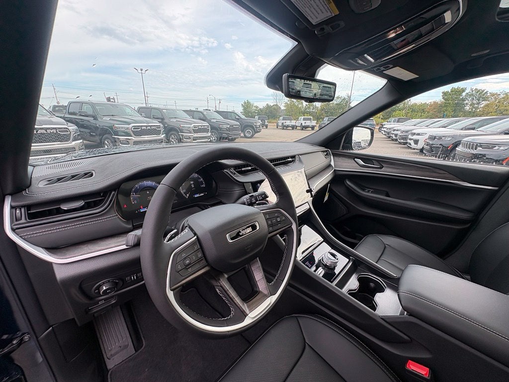 2027 Jeep Grand Cherokee GRAND CHEROKEE L LIMITED 4X4