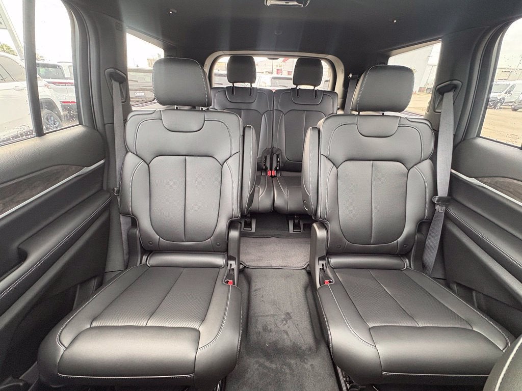 2027 Jeep Grand Cherokee GRAND CHEROKEE L LIMITED 4X4
