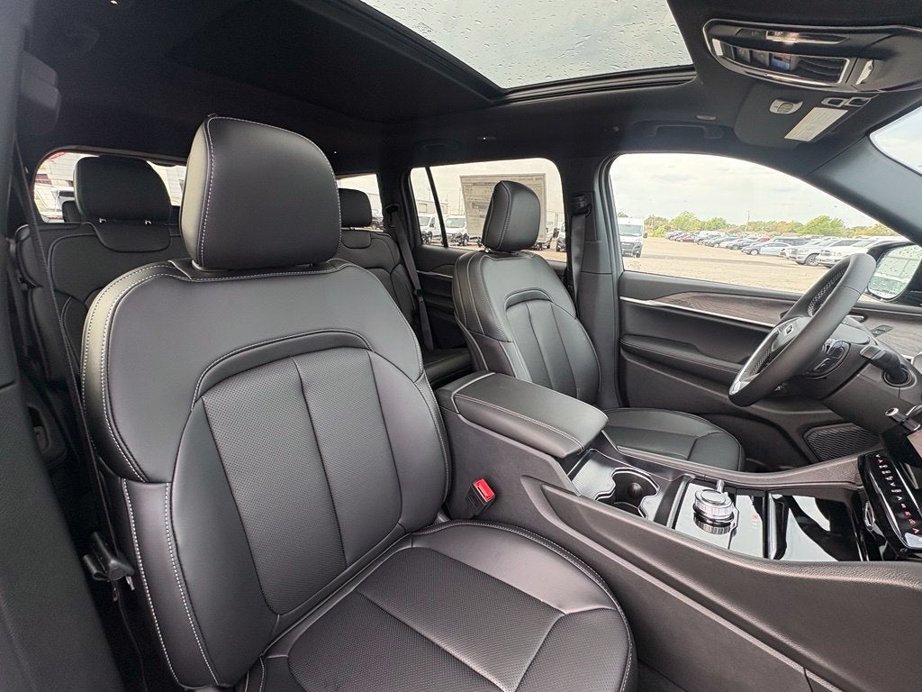 2027 Jeep Grand Cherokee GRAND CHEROKEE L LIMITED 4X4