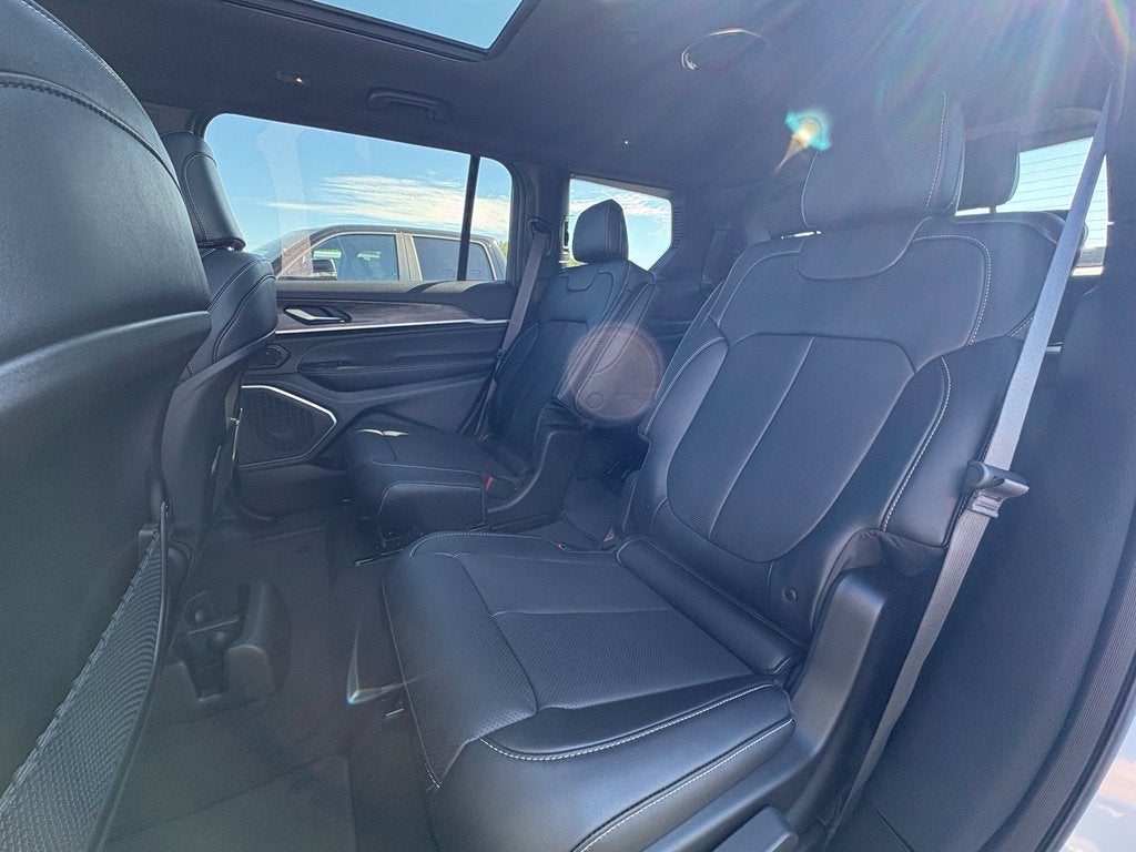 2027 Jeep Grand Cherokee GRAND CHEROKEE L LIMITED RESERVE 4X4