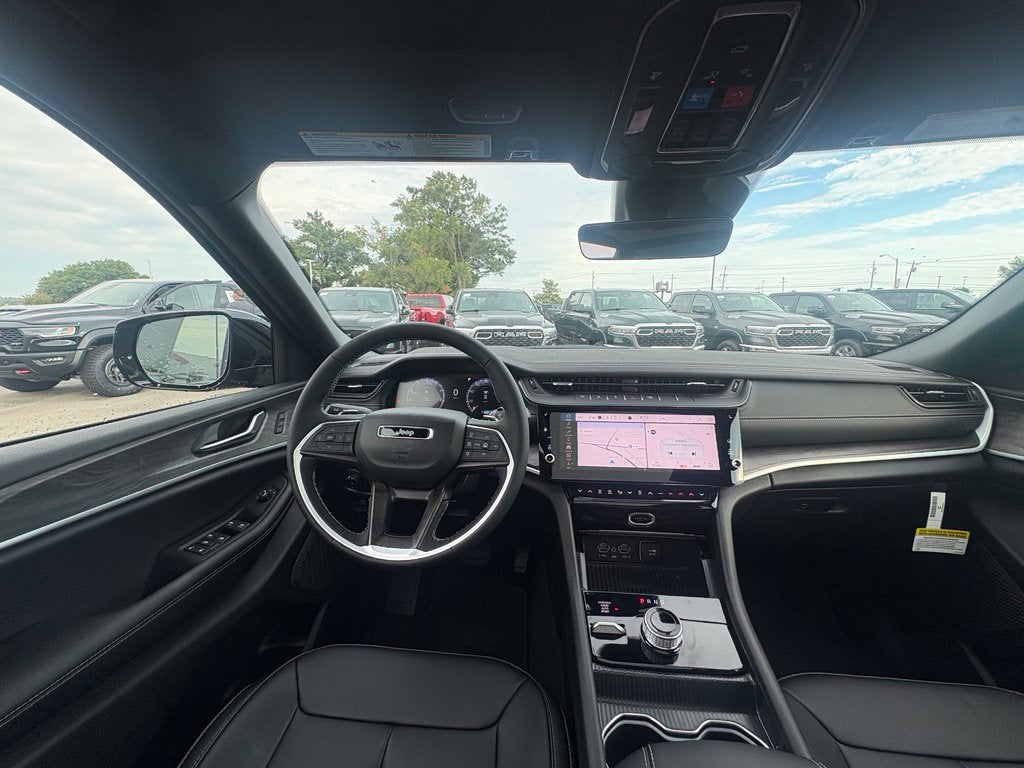 2027 Jeep Grand Cherokee GRAND CHEROKEE L LIMITED 4X4