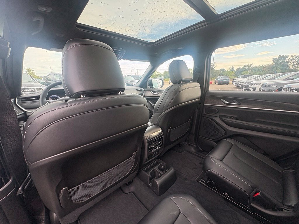 2027 Jeep Grand Cherokee GRAND CHEROKEE L LIMITED 4X4