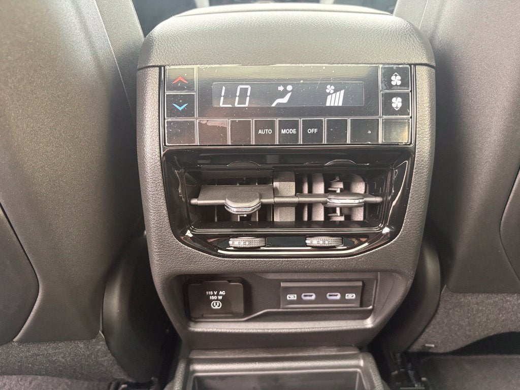 2027 Jeep Grand Cherokee GRAND CHEROKEE L LIMITED 4X4