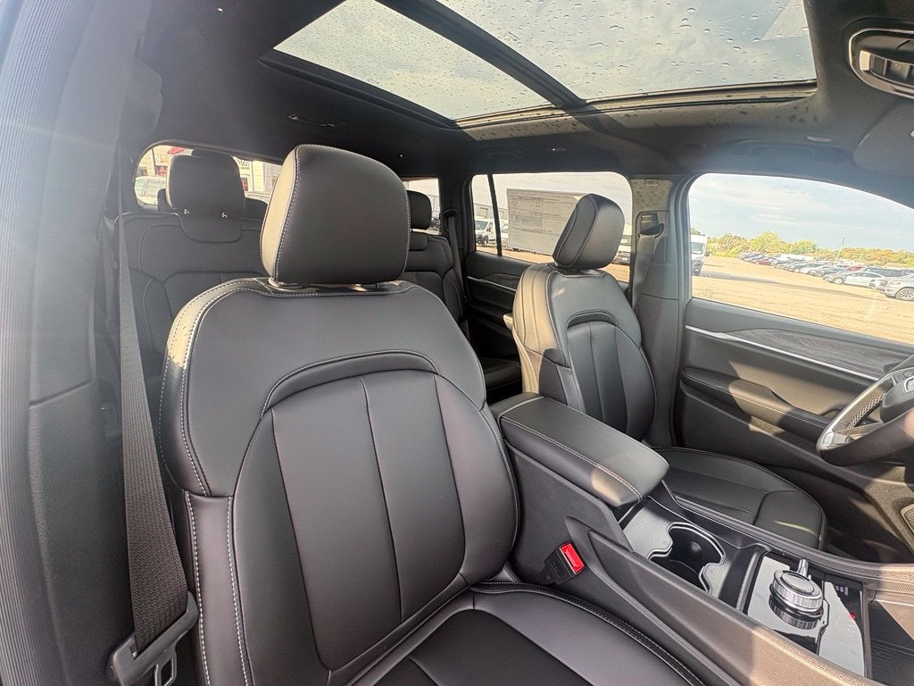 2027 Jeep Grand Cherokee GRAND CHEROKEE L LIMITED 4X4