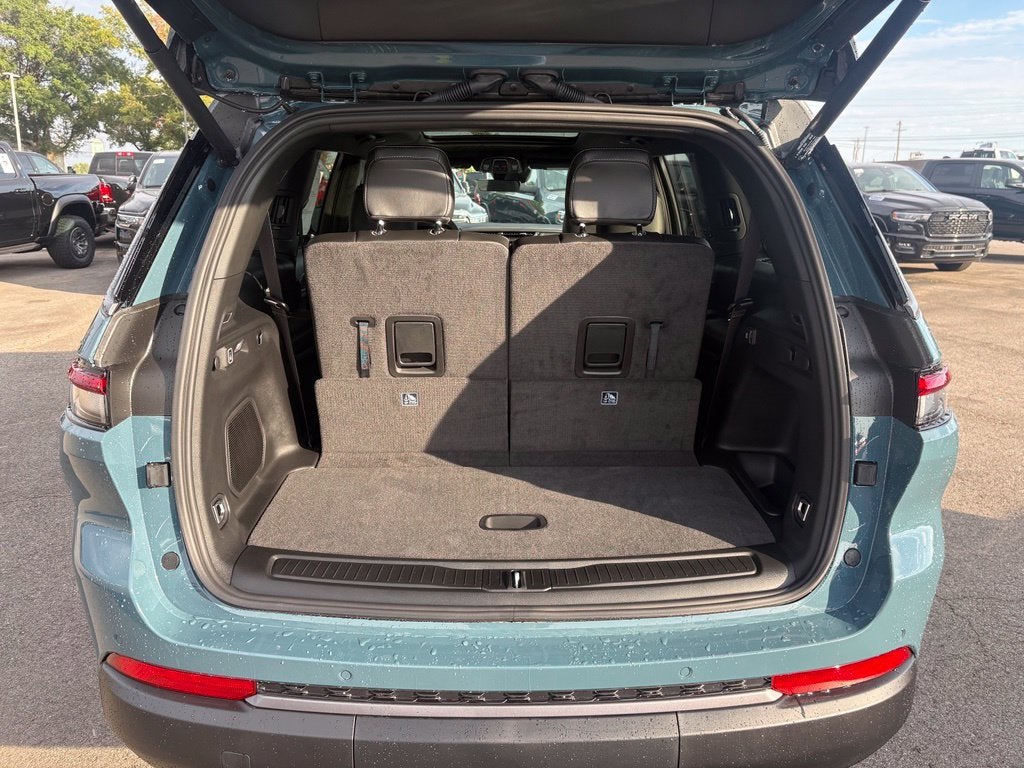 2027 Jeep Grand Cherokee GRAND CHEROKEE L LIMITED 4X4