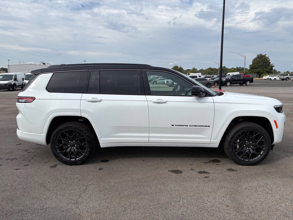 2027 Jeep Grand Cherokee GRAND CHEROKEE L SUMMIT 4X4