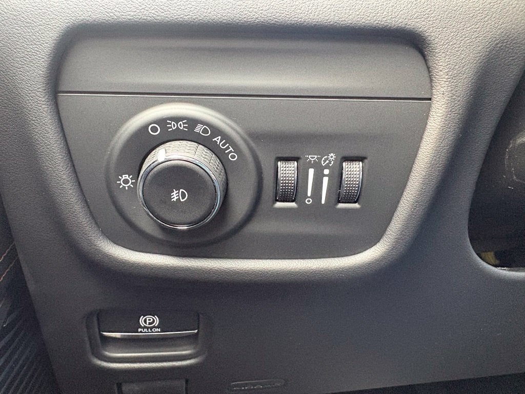 2027 Jeep Grand Cherokee GRAND CHEROKEE L SUMMIT 4X4