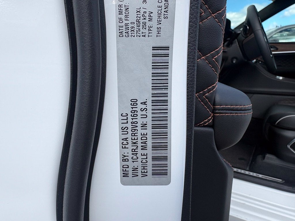 2027 Jeep Grand Cherokee GRAND CHEROKEE L SUMMIT 4X4