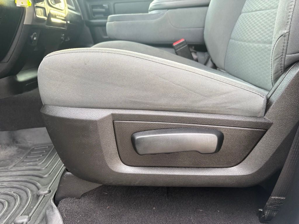 2020 RAM 1500 Classic Tradesman Quad Cab 4x2 6'4' Box