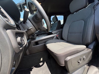 2024 RAM 1500 Big Horn Crew Cab 4x4 5'7' Box