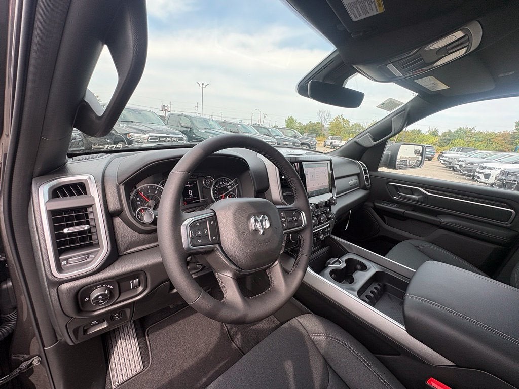2027 RAM Ram 1500 RAM 1500 BIG HORN CREW CAB 4X4 5'7' BOX