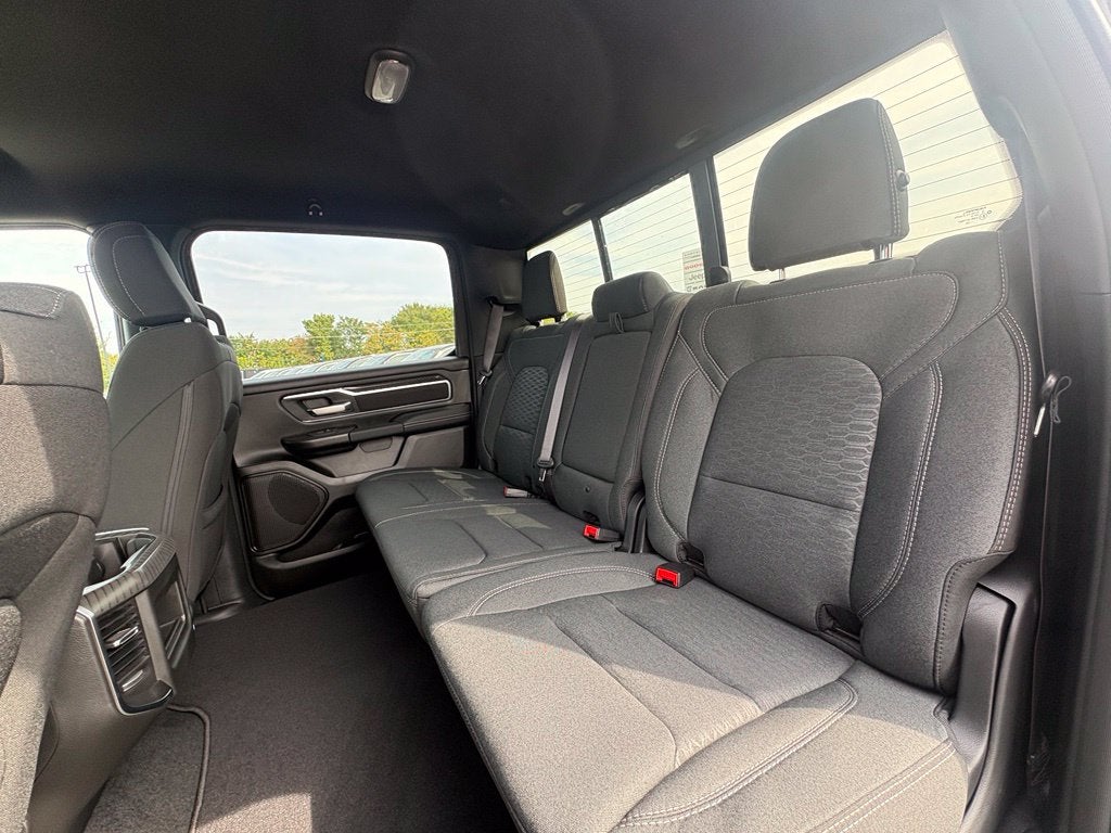 2027 RAM Ram 1500 RAM 1500 BIG HORN CREW CAB 4X4 5'7' BOX