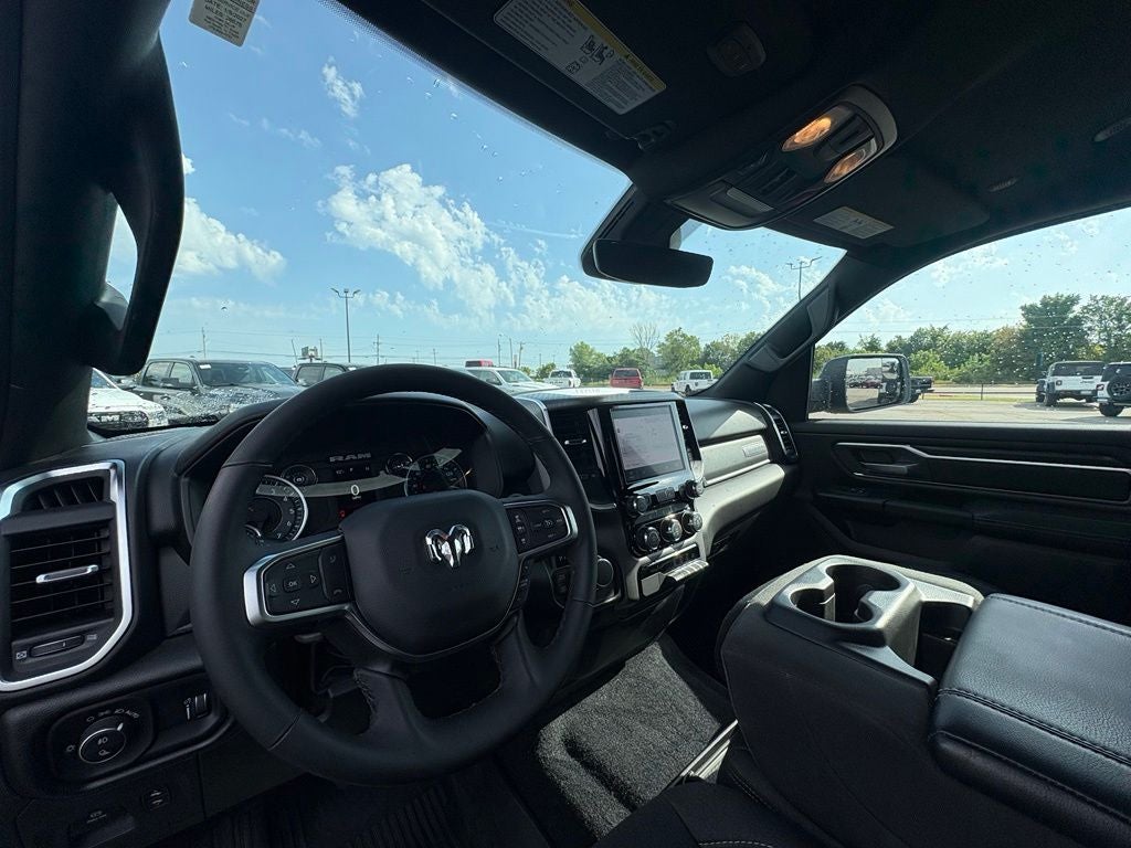 2025 RAM 1500 Big Horn Crew Cab 4x4 5'7' Box