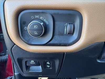 2020 RAM 1500 Big Horn Crew Cab 4x4 5'7' Box