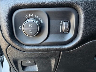 2024 RAM 1500 Big Horn Crew Cab 4x4 5'7' Box