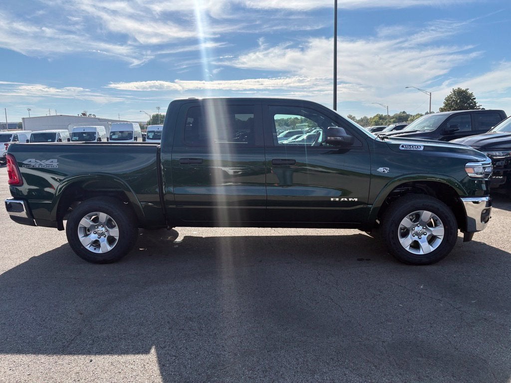 2027 RAM Ram 1500 RAM 1500 BIG HORN CREW CAB 4X4 5'7' BOX