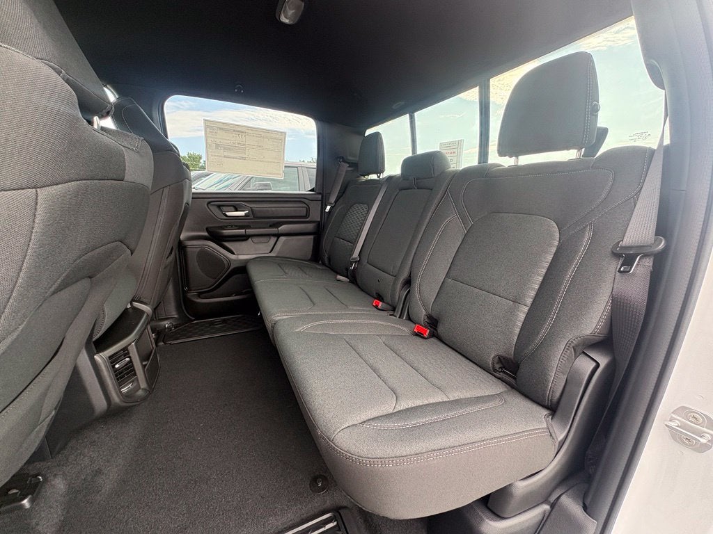 2027 RAM Ram 1500 RAM 1500 TRADESMAN CREW CAB 4X4 5'7' BOX