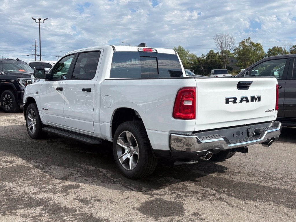 2027 RAM Ram 1500 RAM 1500 TRADESMAN CREW CAB 4X4 5'7' BOX