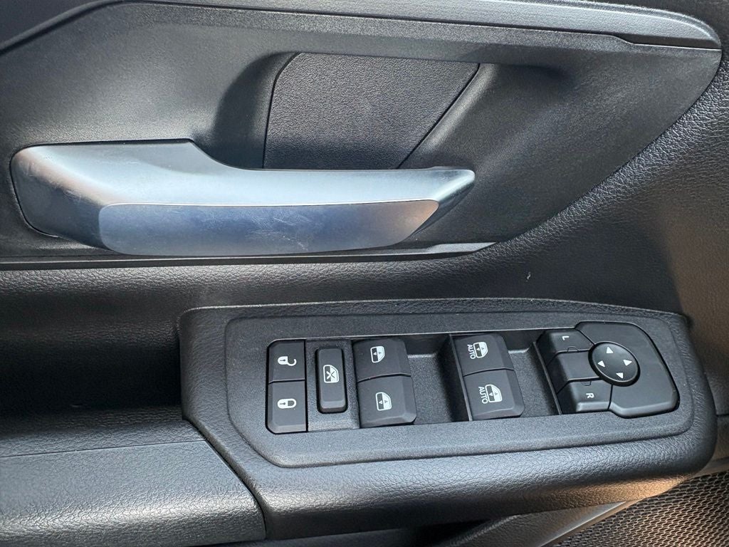 2026 RAM 1500 RAM 1500 EXPRESS CREW CAB 4X4 5'7' BOX