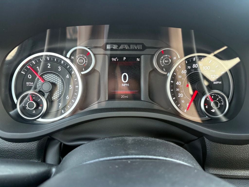 2026 RAM 1500 RAM 1500 EXPRESS CREW CAB 4X4 5'7' BOX