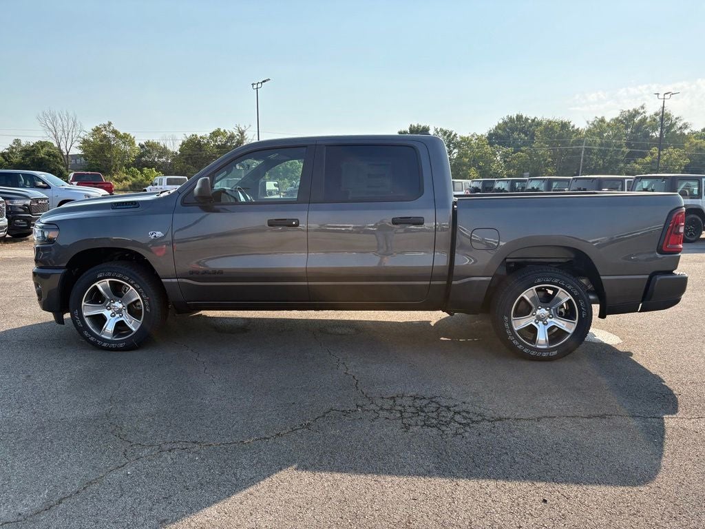 2026 RAM 1500 RAM 1500 EXPRESS CREW CAB 4X4 5'7' BOX