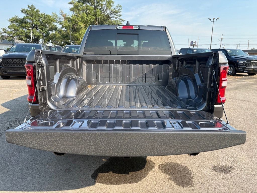2026 RAM 1500 RAM 1500 EXPRESS CREW CAB 4X4 5'7' BOX