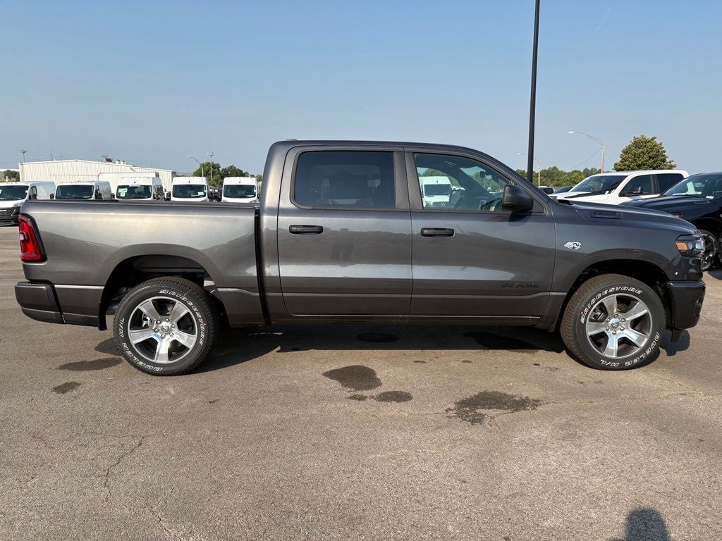 2026 RAM 1500 RAM 1500 EXPRESS CREW CAB 4X4 5'7' BOX