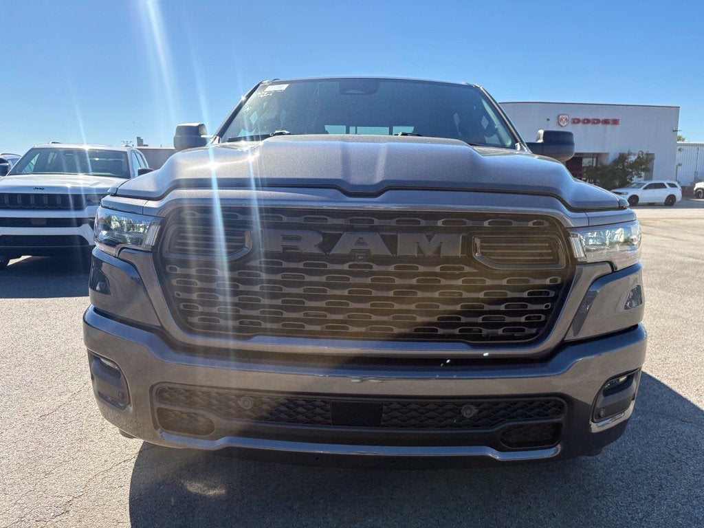 2027 RAM Ram 1500 RAM 1500 EXPRESS CREW CAB 4X4 5'7' BOX