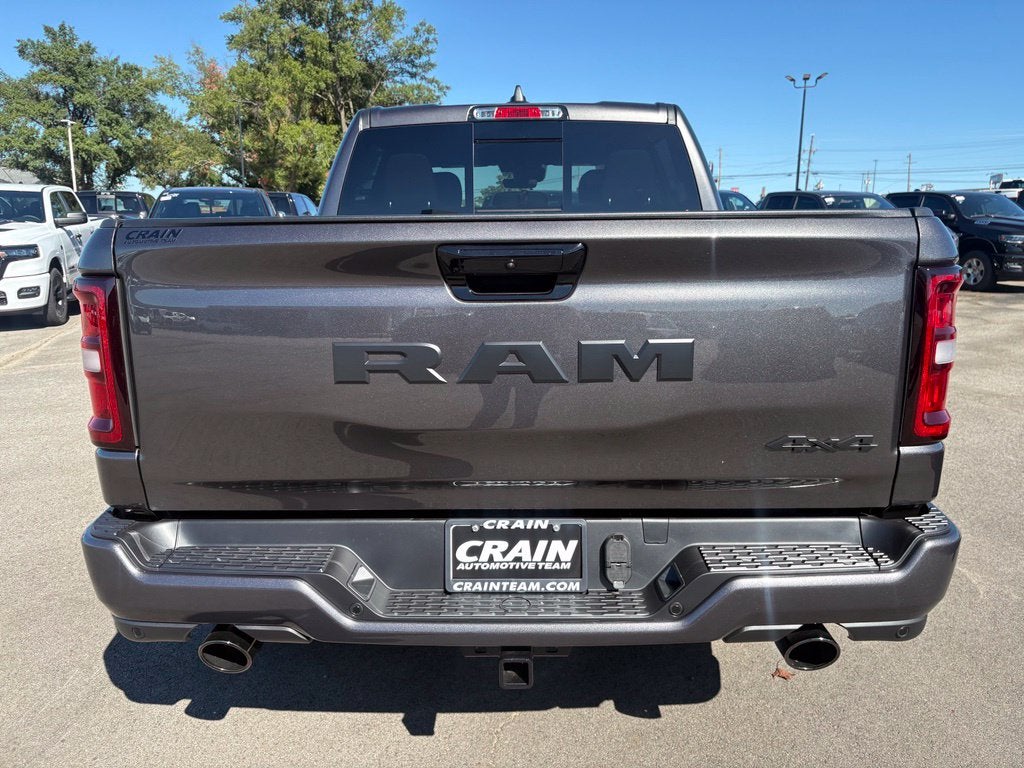 2027 RAM Ram 1500 RAM 1500 EXPRESS CREW CAB 4X4 5'7' BOX