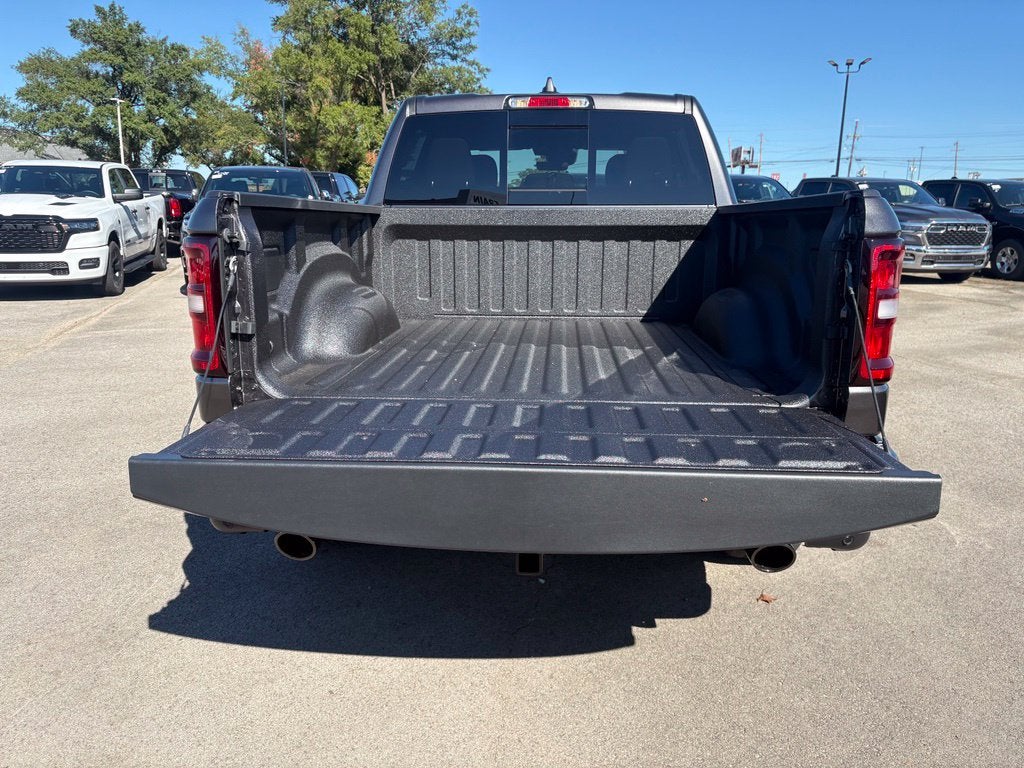 2027 RAM Ram 1500 RAM 1500 EXPRESS CREW CAB 4X4 5'7' BOX