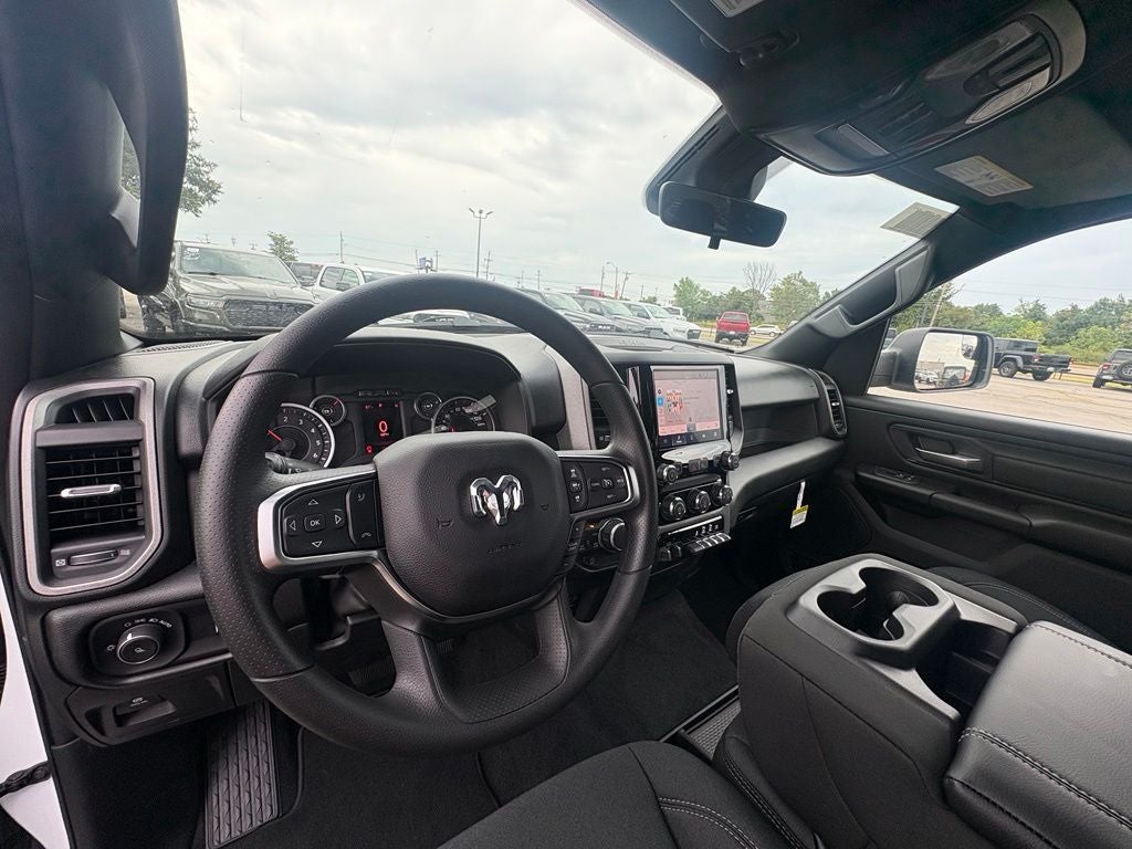 2026 RAM 1500 RAM 1500 TRADESMAN CREW CAB 4X4 5'7' BOX