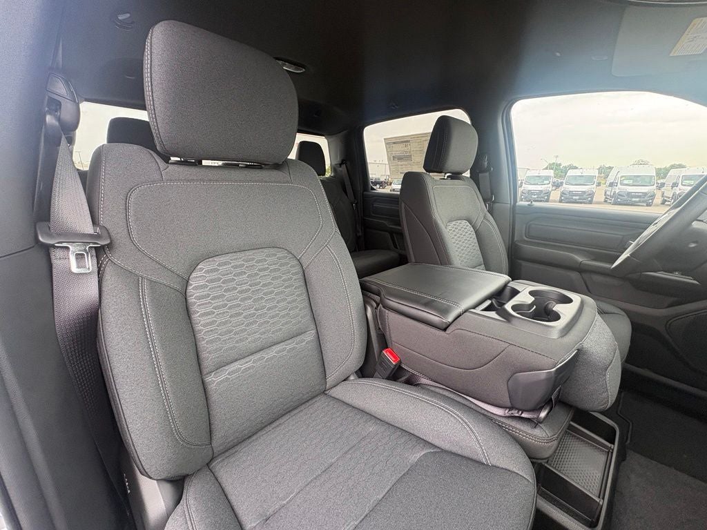 2026 RAM 1500 RAM 1500 TRADESMAN CREW CAB 4X4 5'7' BOX