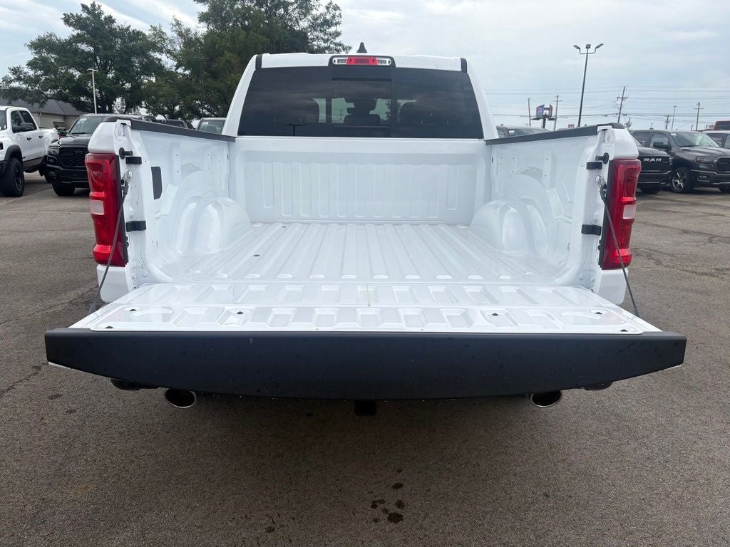 2026 RAM 1500 RAM 1500 TRADESMAN CREW CAB 4X4 5'7' BOX