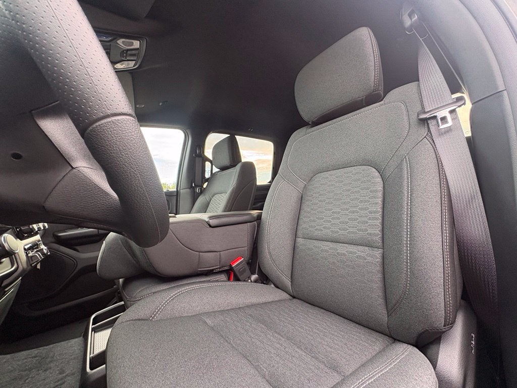2027 RAM Ram 1500 RAM 1500 EXPRESS CREW CAB 4X4 5'7' BOX