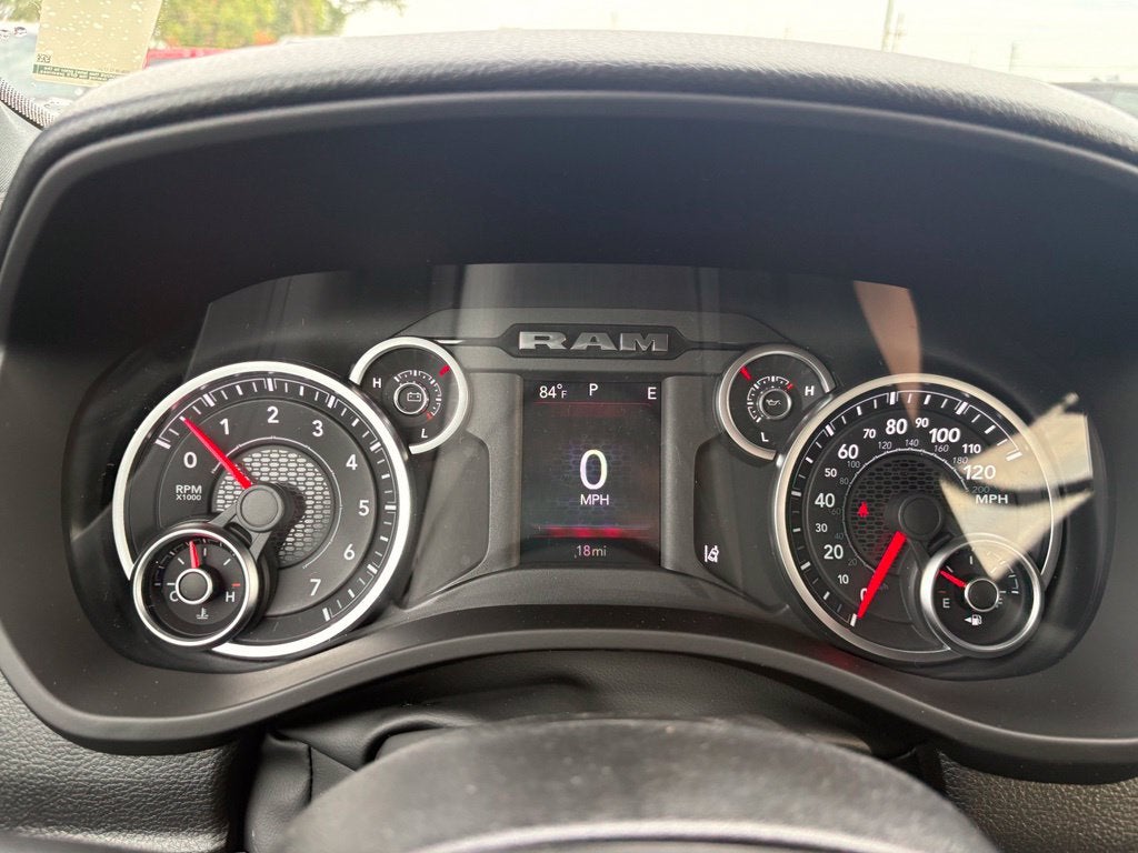 2027 RAM Ram 1500 RAM 1500 EXPRESS CREW CAB 4X4 5'7' BOX