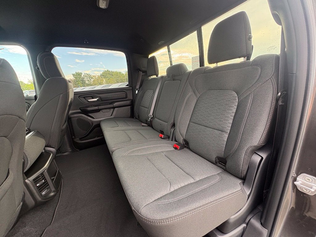 2027 RAM Ram 1500 RAM 1500 EXPRESS CREW CAB 4X4 5'7' BOX