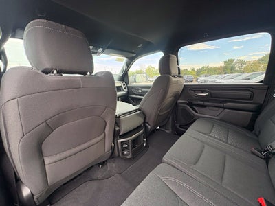 2027 RAM Ram 1500 RAM 1500 EXPRESS CREW CAB 4X4 5'7' BOX