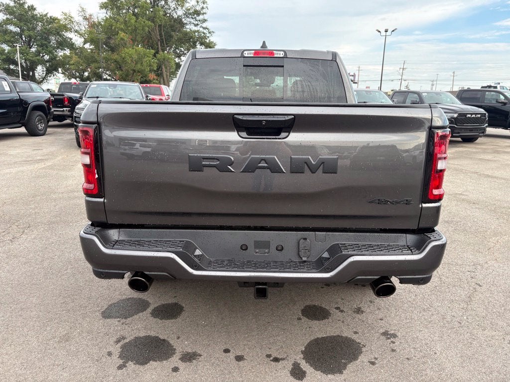 2027 RAM Ram 1500 RAM 1500 EXPRESS CREW CAB 4X4 5'7' BOX