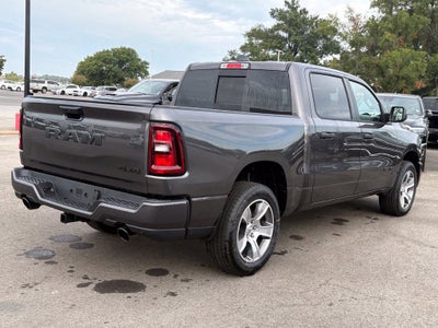 2027 RAM Ram 1500 RAM 1500 EXPRESS CREW CAB 4X4 5'7' BOX
